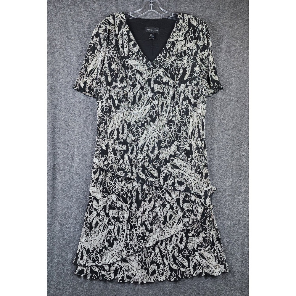 Connected Woman Tiered Pleated Dress Women 16W Black White Floral V-Neck Midi